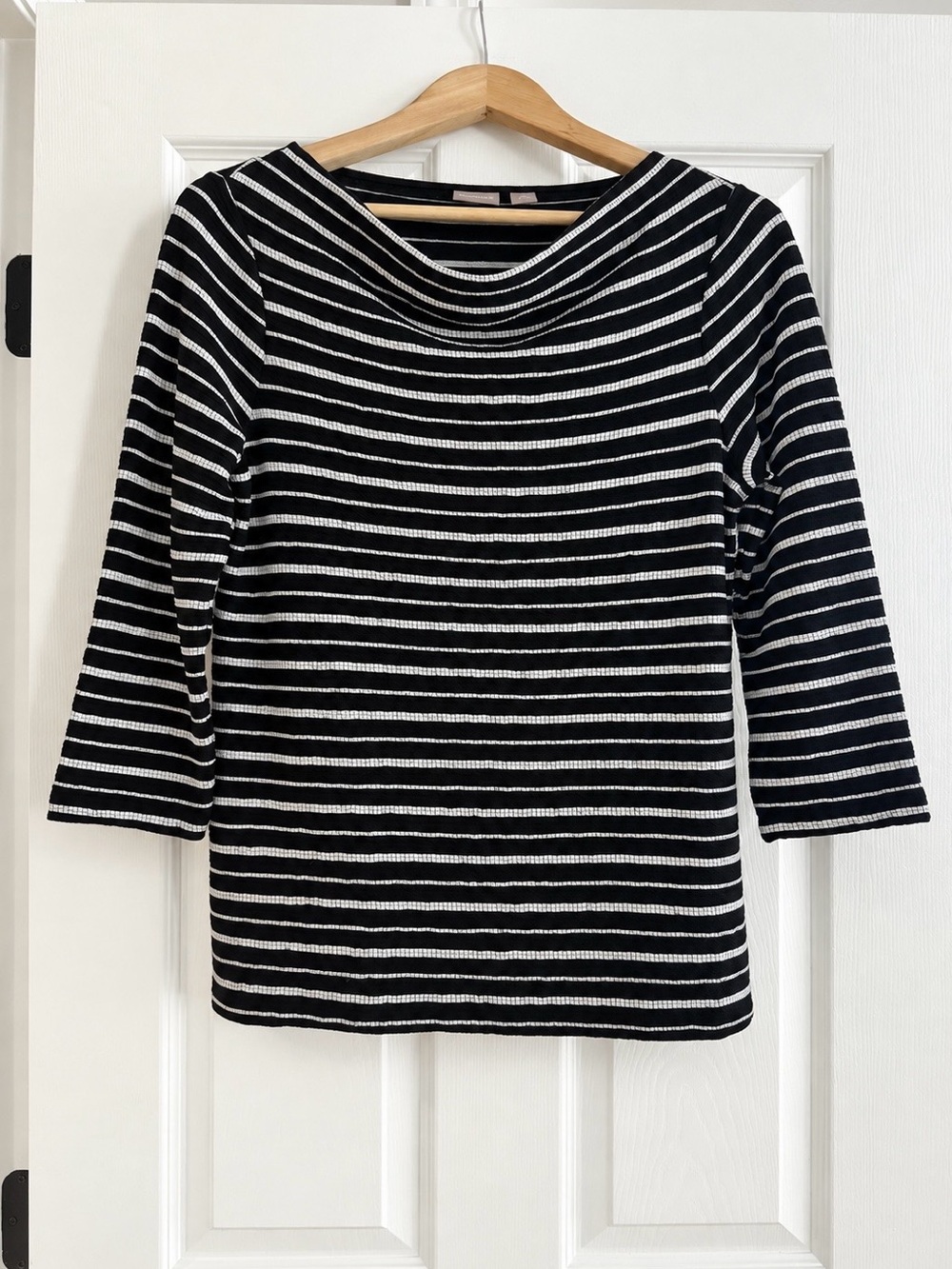 Chico’s Size 0 Black Ivory Striped Textured Cowl Neck 3/4 Sleeve Stretch Top